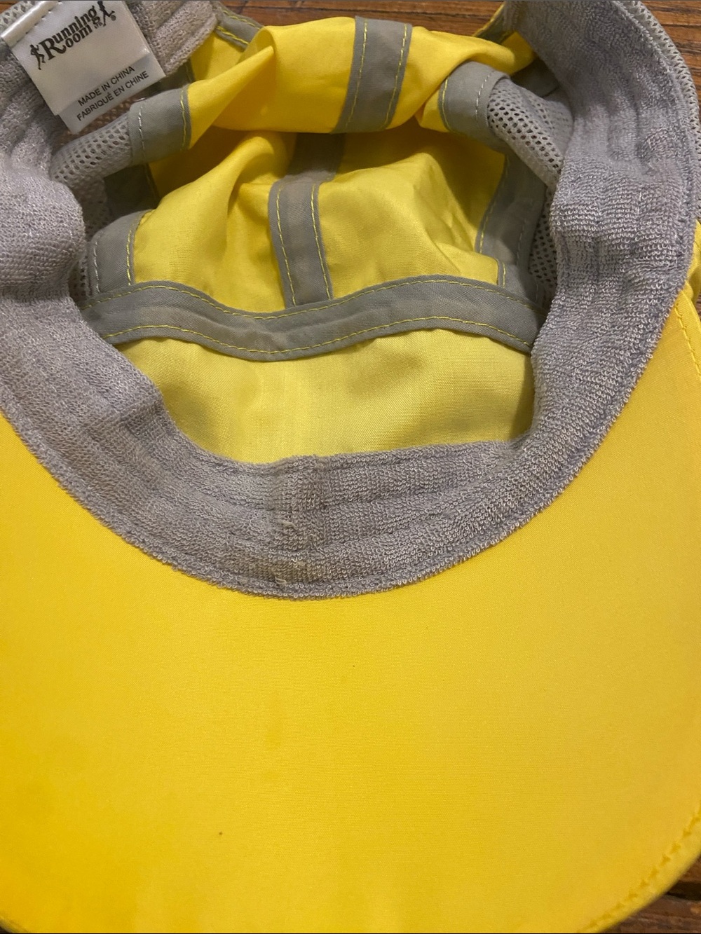 Running Room Yellow Performance Running Cap - Picture 4 of 5